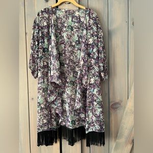 LuLaRoe Women's Floral Kimono Sleeve Wrap Top, Multicolor, Size Small.